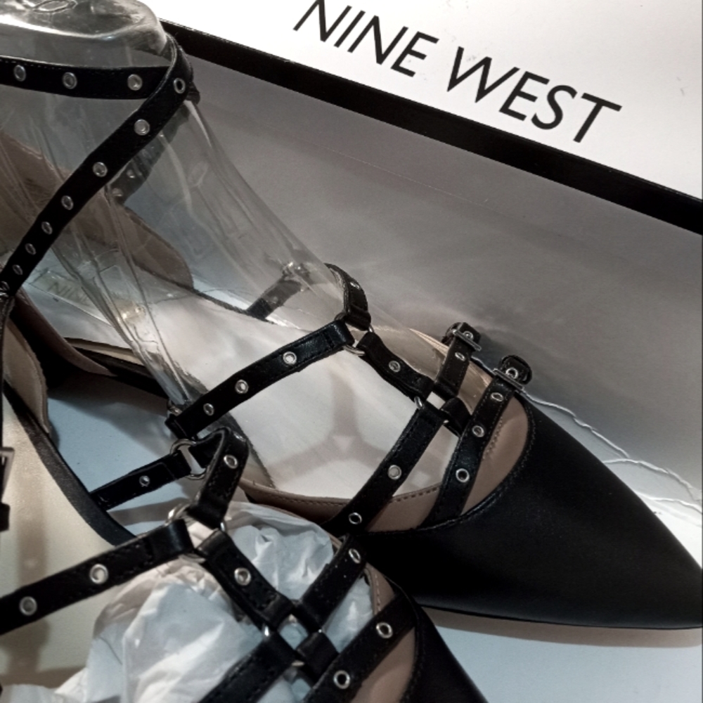 Nine West Women's Aweso Strappy Flats Size 9